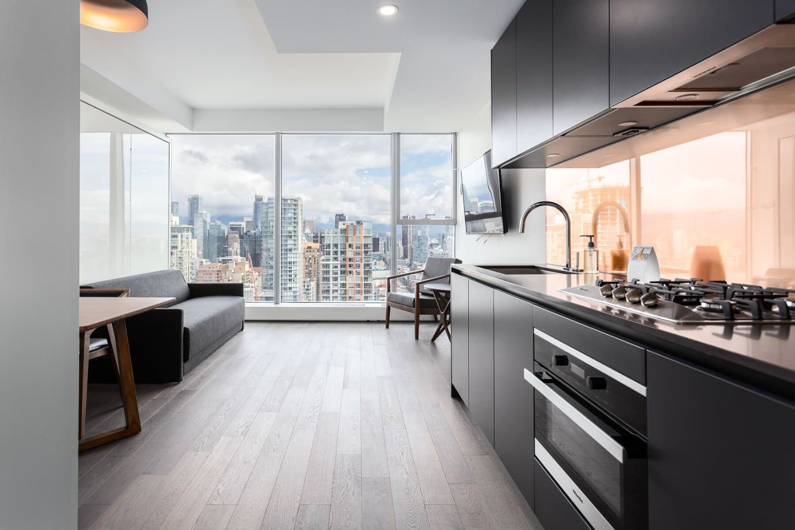 1480 HOWE ST in Vancouver - Property View