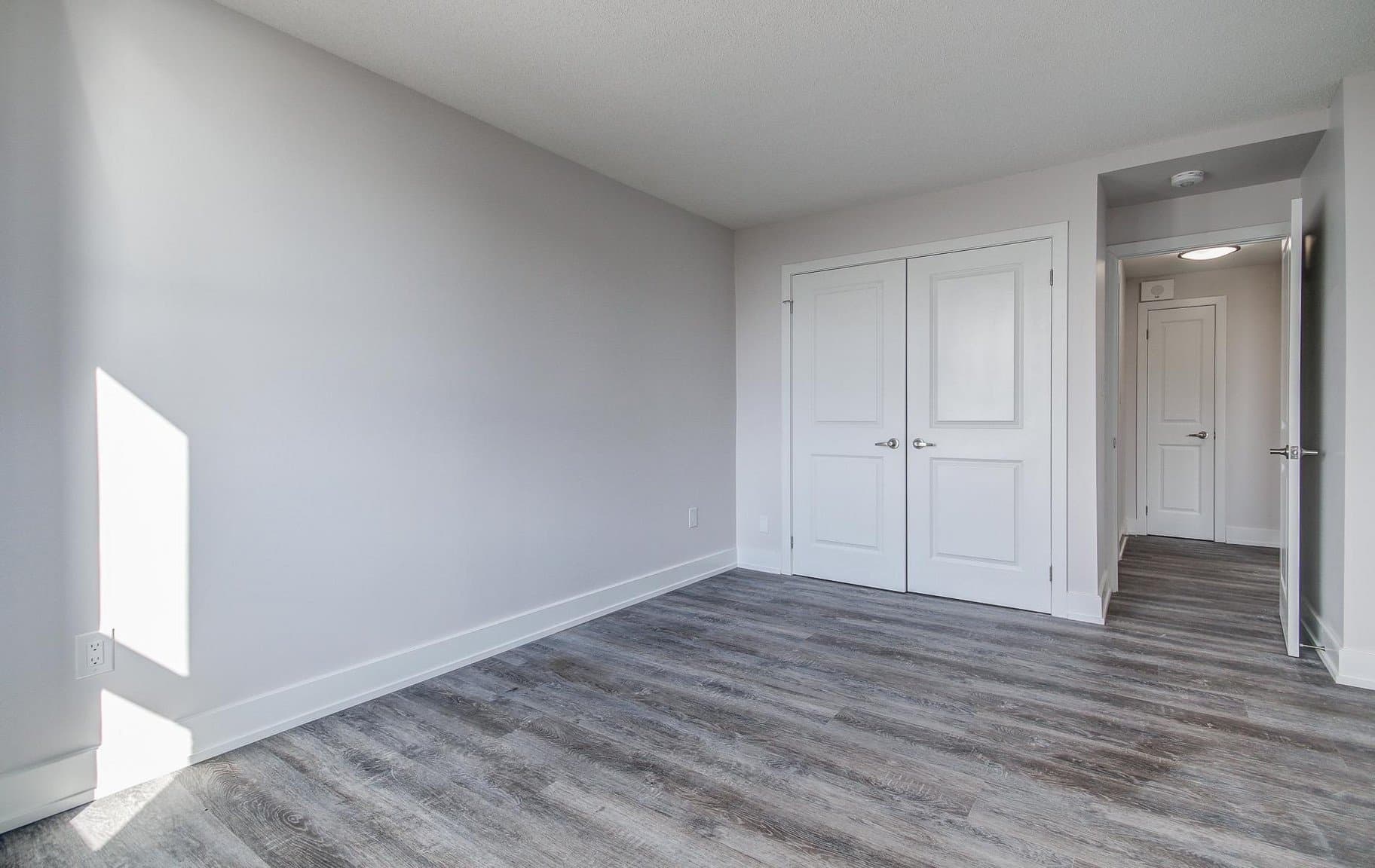 2220 MARINE DR in Oakville - Property View