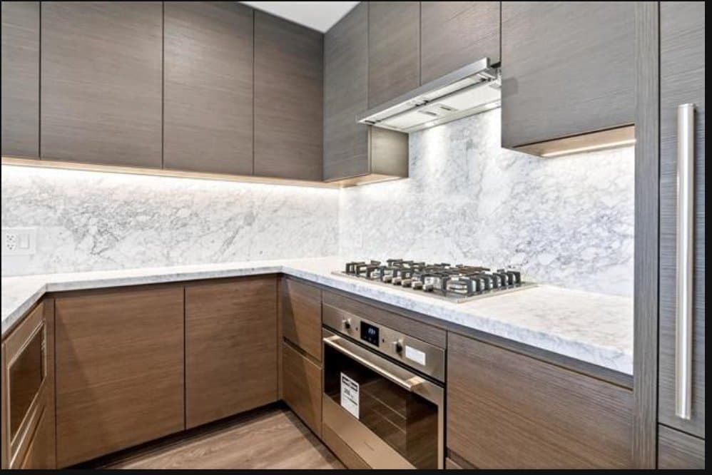 308 MORRISSEY RD in Port Moody - Property View