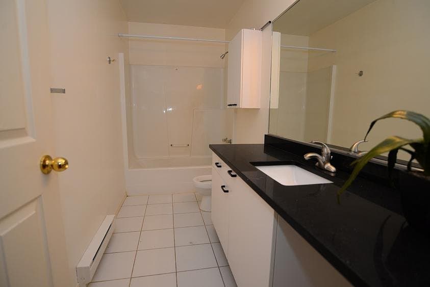 877 ADMIRALS RD in Esquimalt - Property View