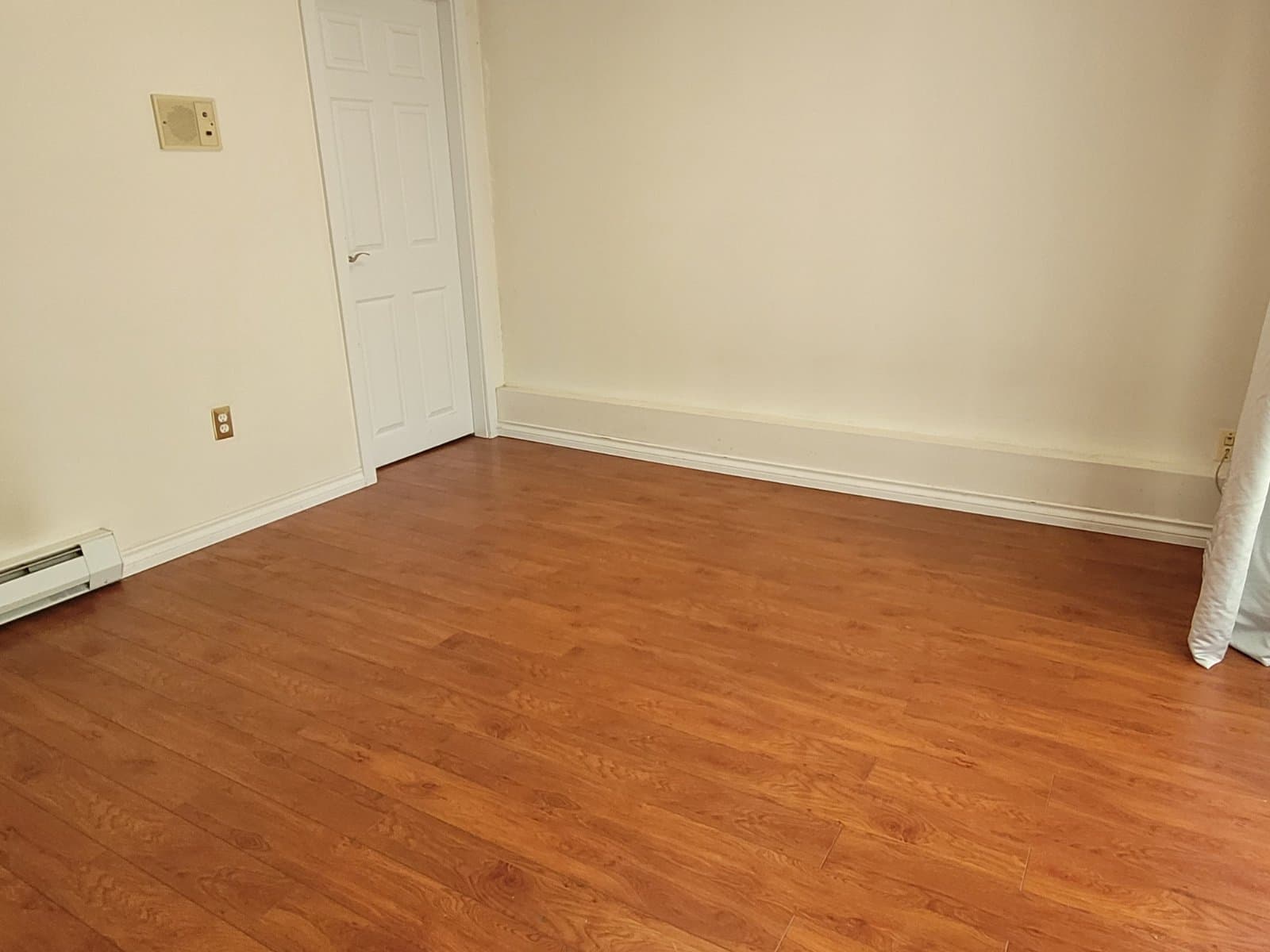 8915 COOK CRES in Richmond - Property View