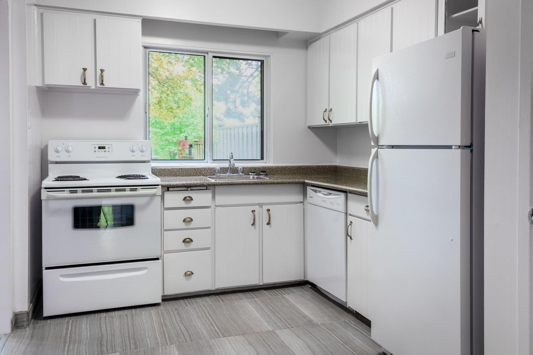 207 DAVISVILLE AVE in Toronto - Property View