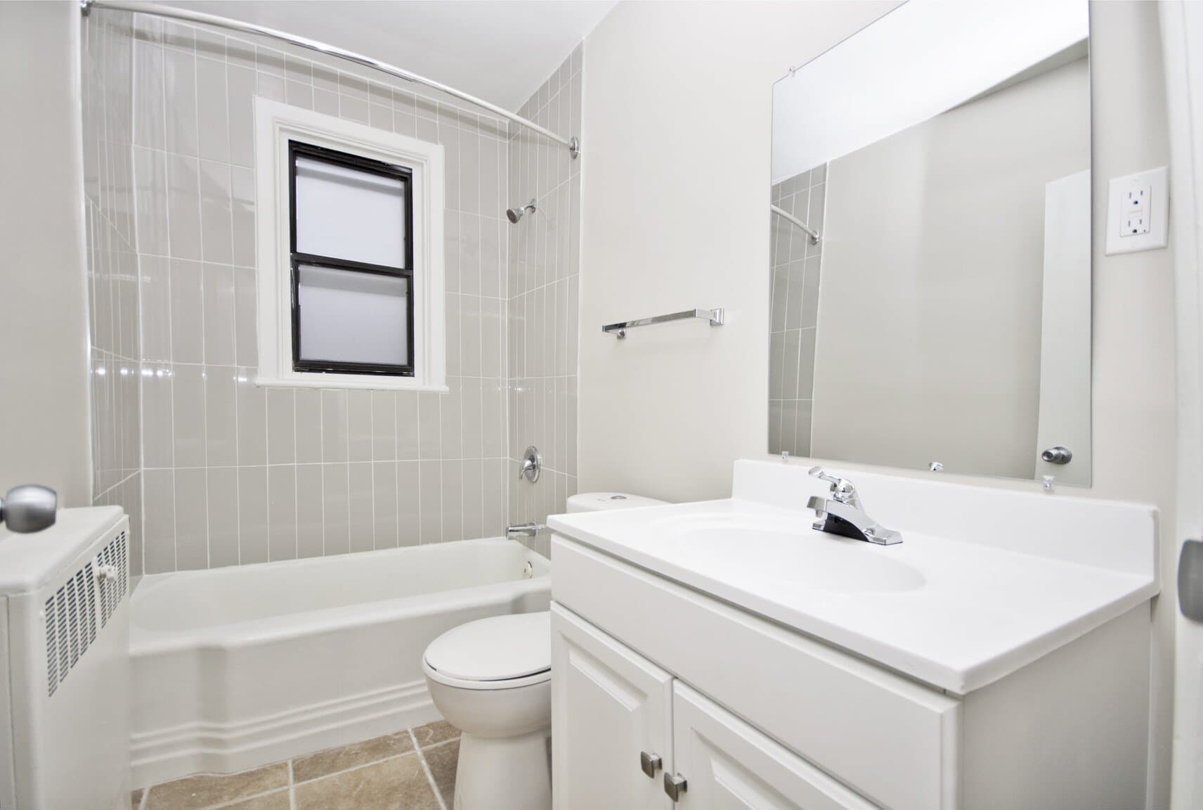8 GRANT in Hamilton - Property View