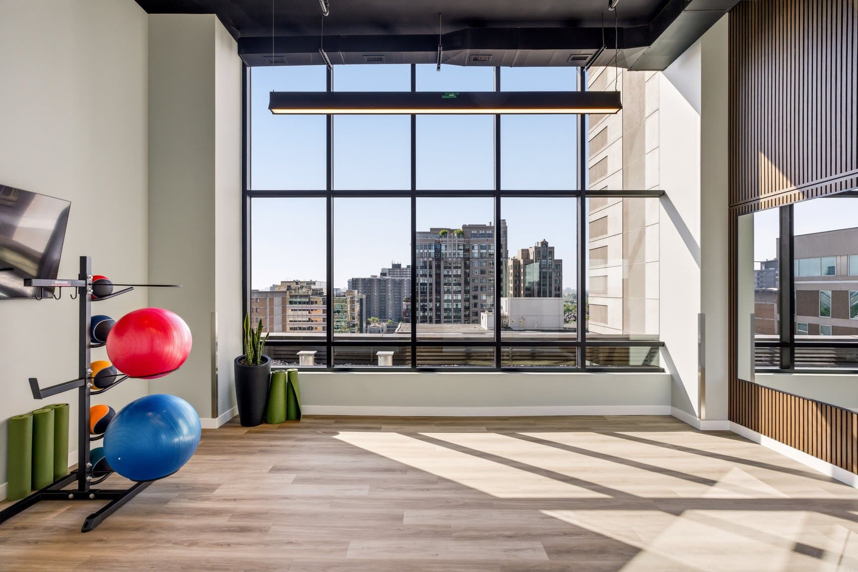 360 W LAURIER AVE in Ottawa - Property View