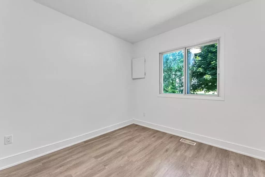 371 YONGE ST in Kingston - Property View