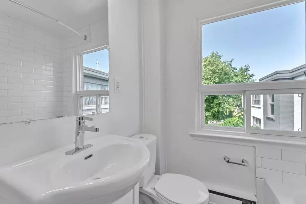389 YONGE ST in Kingston - Property View