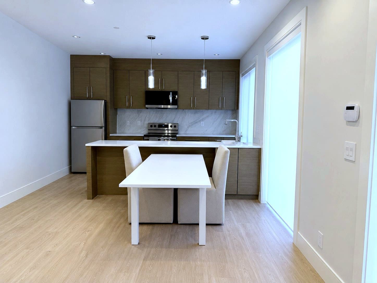 102 GLENMORE DR in West Vancouver - Property View