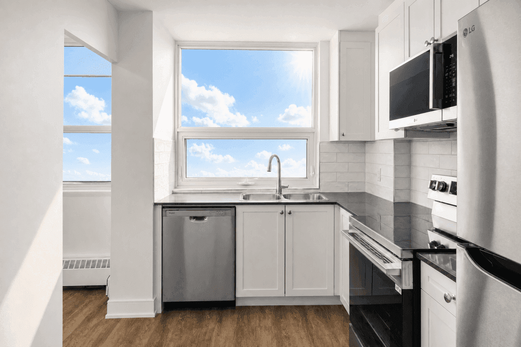 84 RUNNYMEDE RD in Kingston
