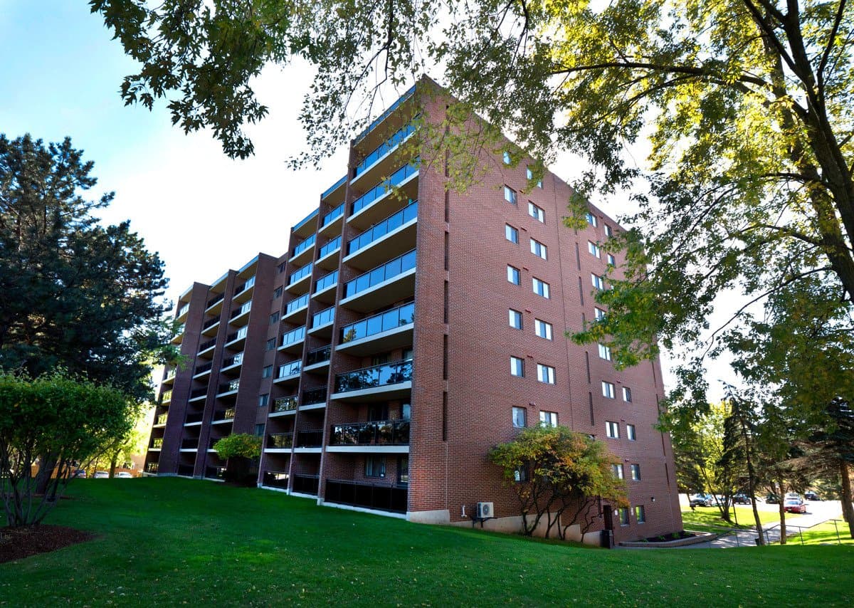 100 N SILVERCREEK PKY in Guelph - Property View