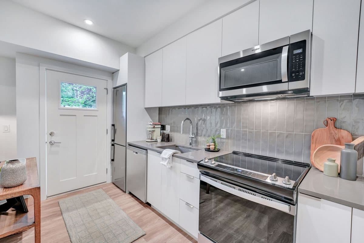 137 E KEITH RD in North Vancouver - Property View