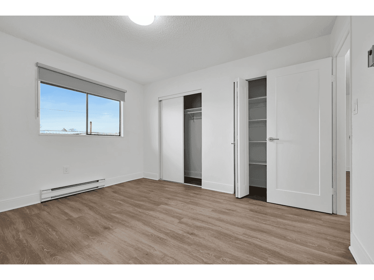 855 ELLERY ST in Esquimalt - Property View