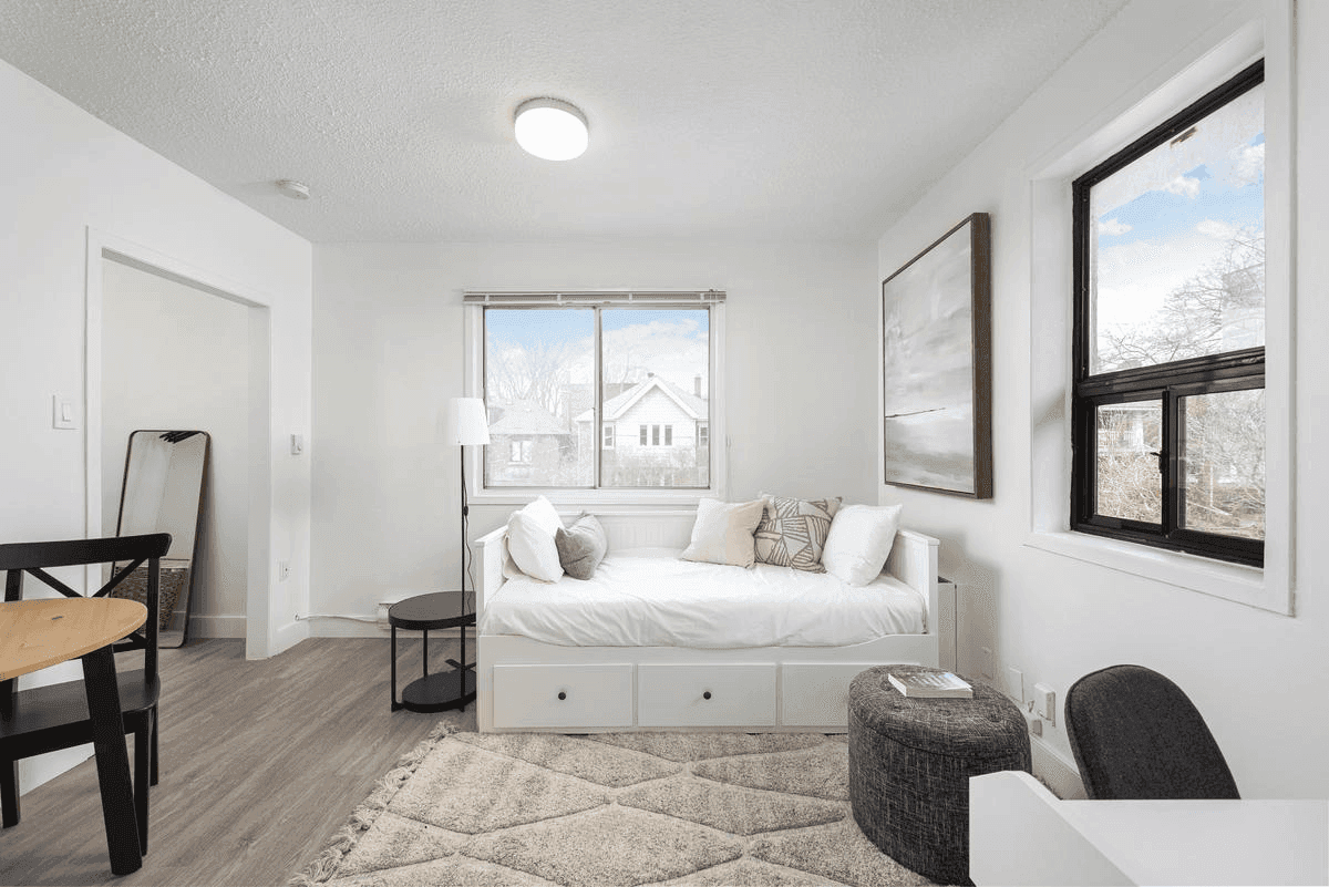 5 GLENAVON RD in Toronto - Property View