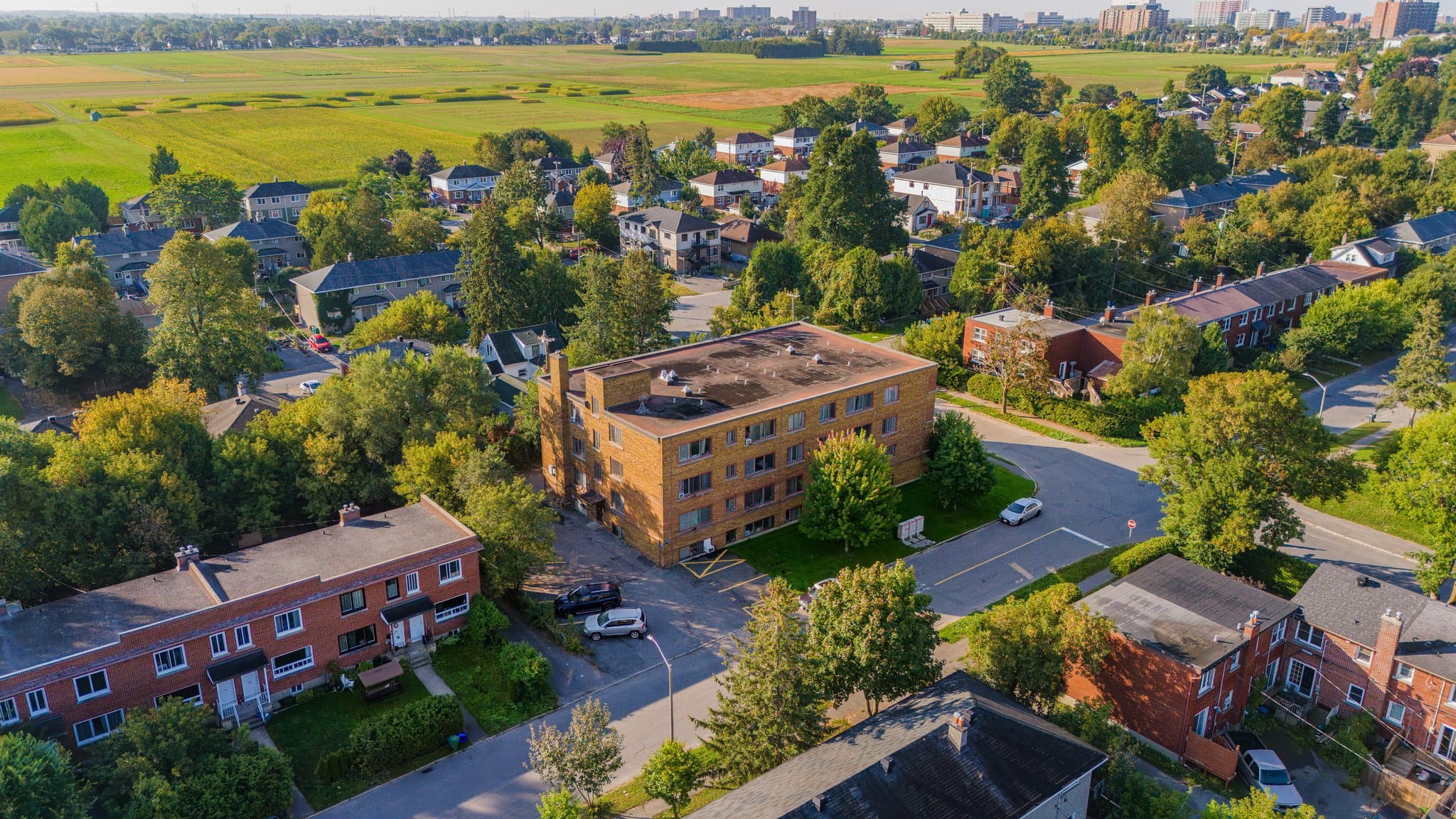 1040 HOLLINGTON ST in Ottawa - Property View