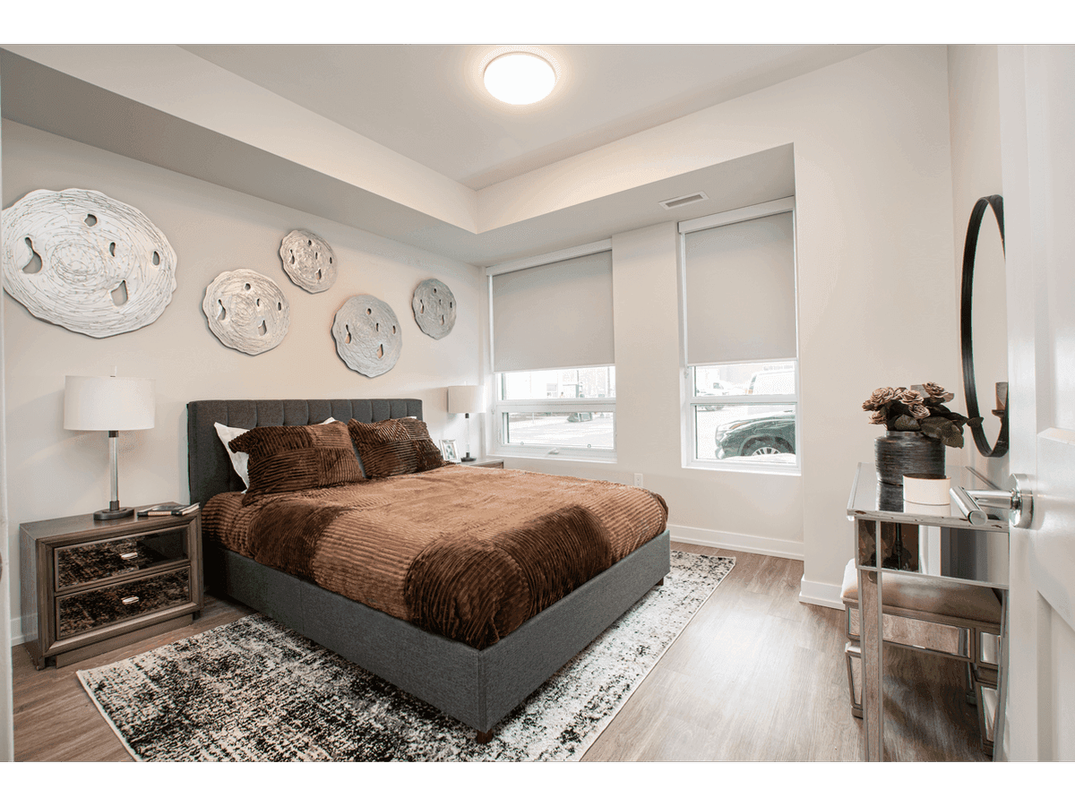 2475 HURONTARIO ST in Mississauga - Property View