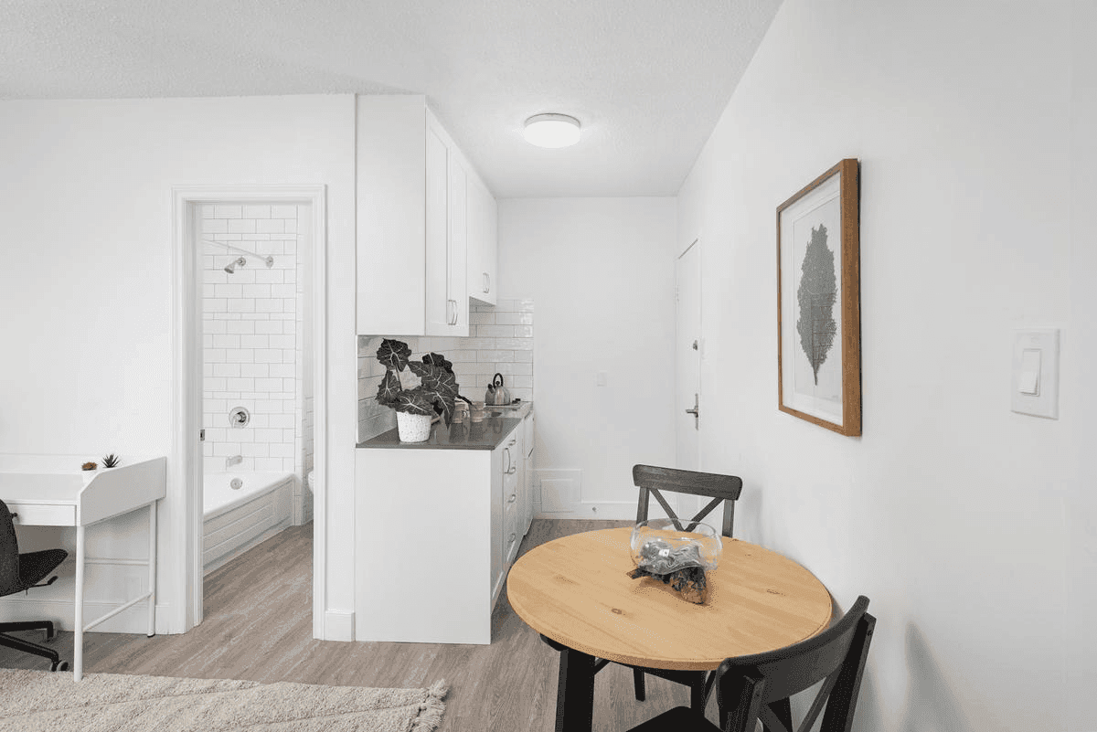 5 GLENAVON RD in Toronto - Property View