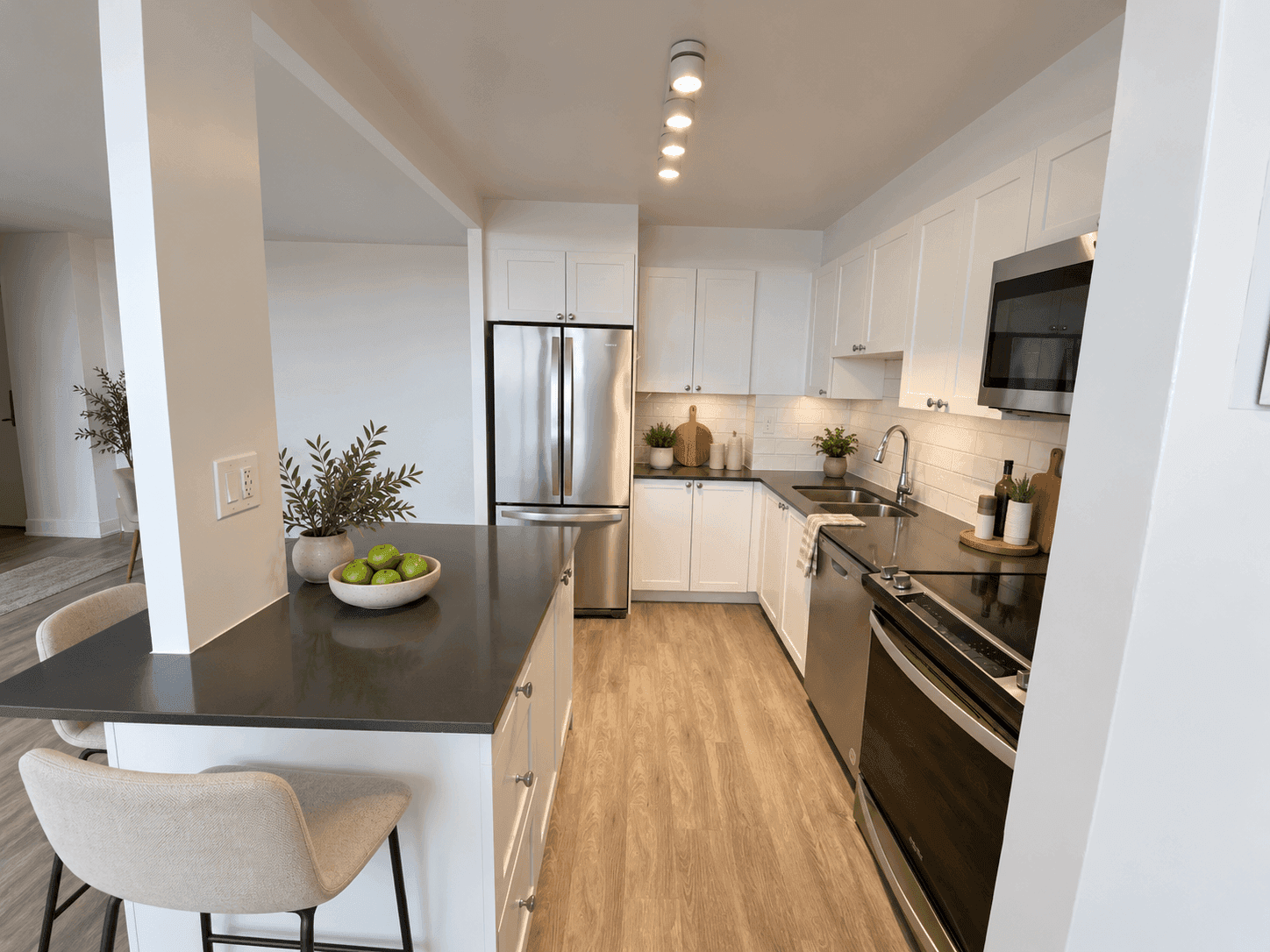1465 W LAWRENCE AVE in Toronto - Property View