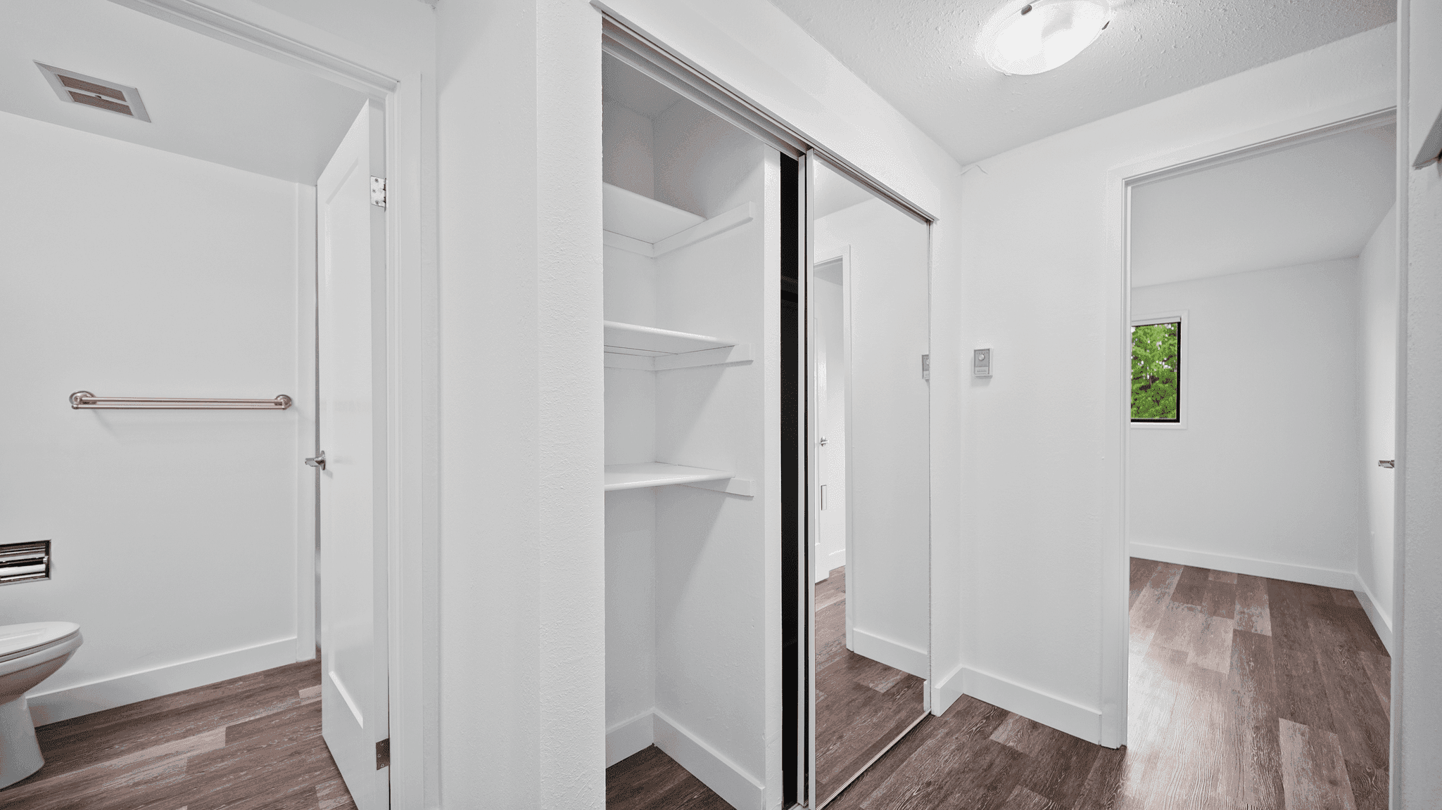 837 ELLERY ST in Esquimalt - Property View