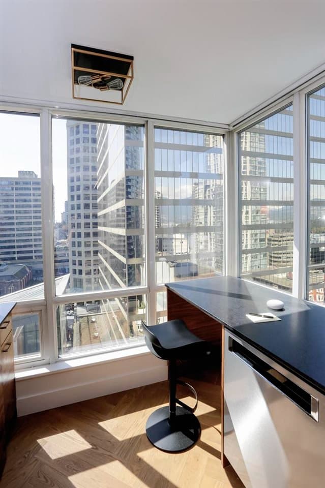 1166 MELVILLE ST in Vancouver - Property View