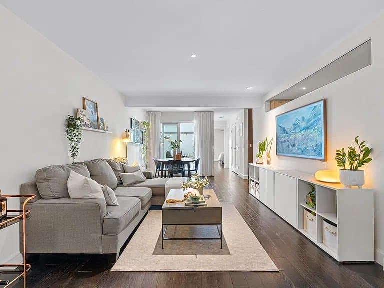 1339 W 8TH AVE in Vancouver - Property View