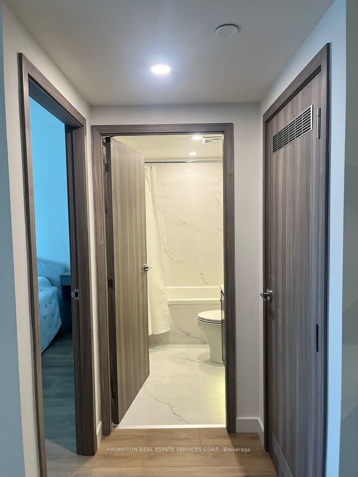 3 CONCORD CITYPLACE WAY in Toronto - Property View
