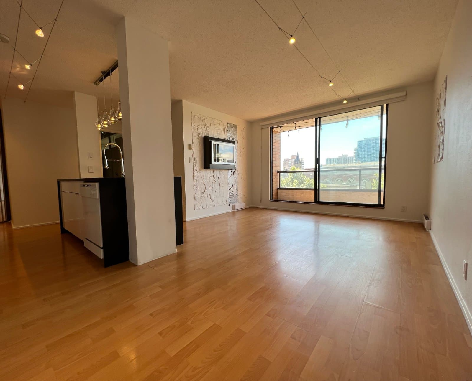 1630 QUADRA ST in Victoria - Property View