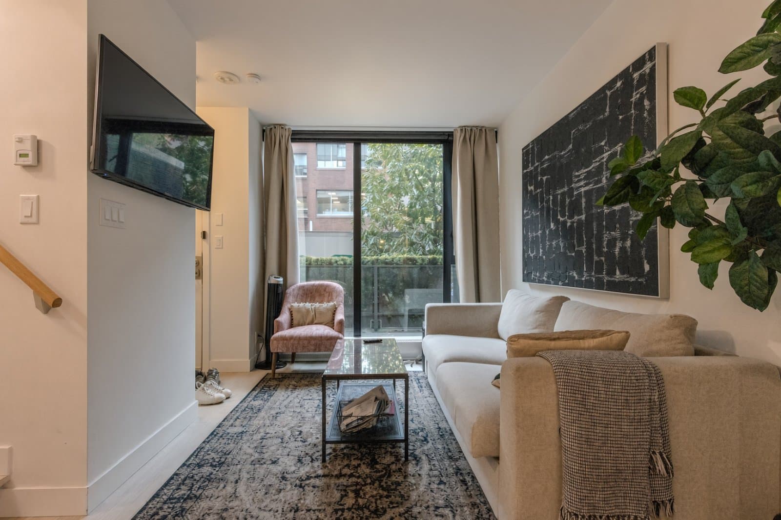 1135 HORNBY ST in Vancouver - Property View