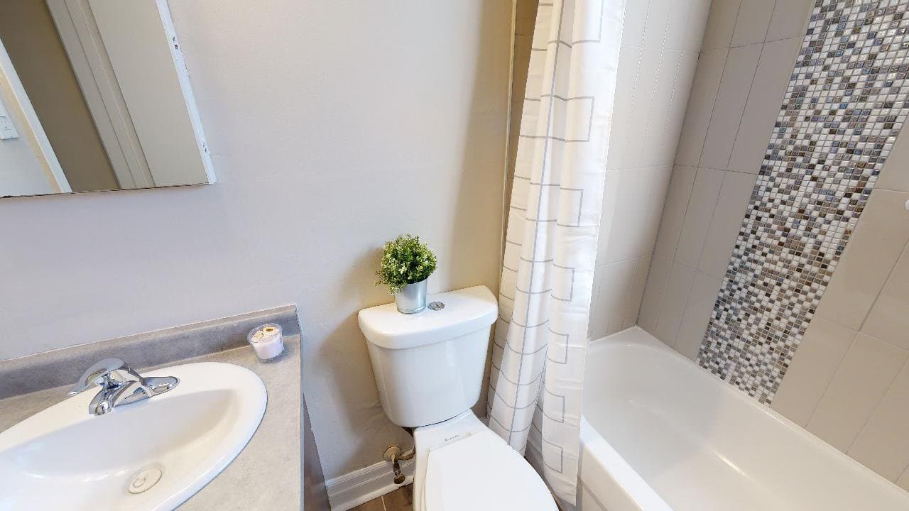1276 DORCHESTER AVE in Ottawa - Property View