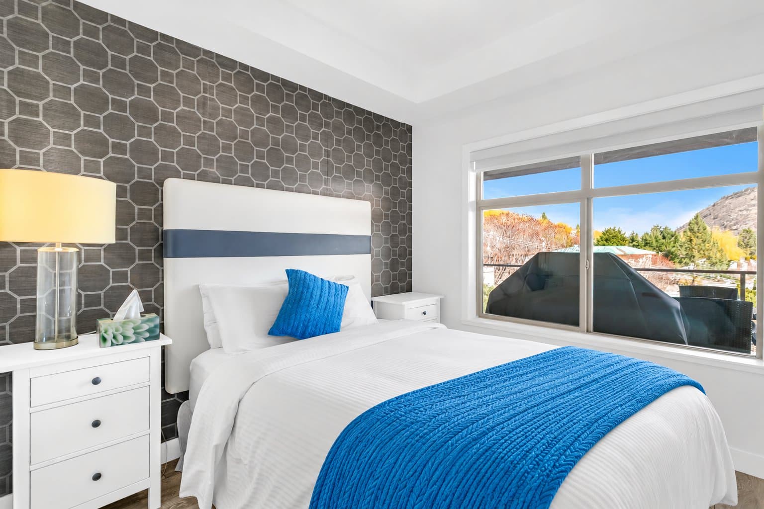 3205 SKYVIEW LN in West Kelowna