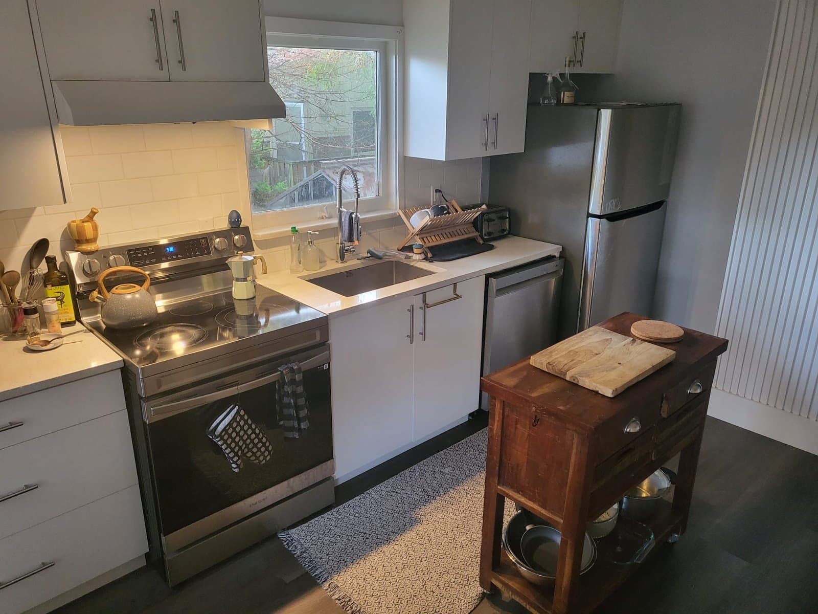 1250 W 16TH ST in North Vancouver - Property View