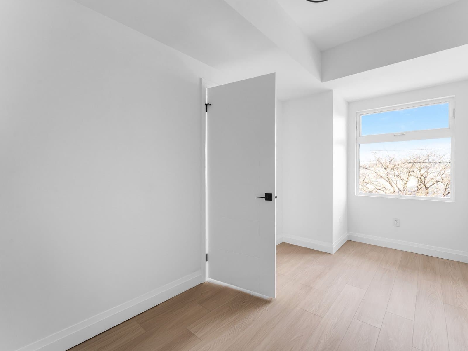 368 TWEEDSMUIR AVE in Ottawa - Property View