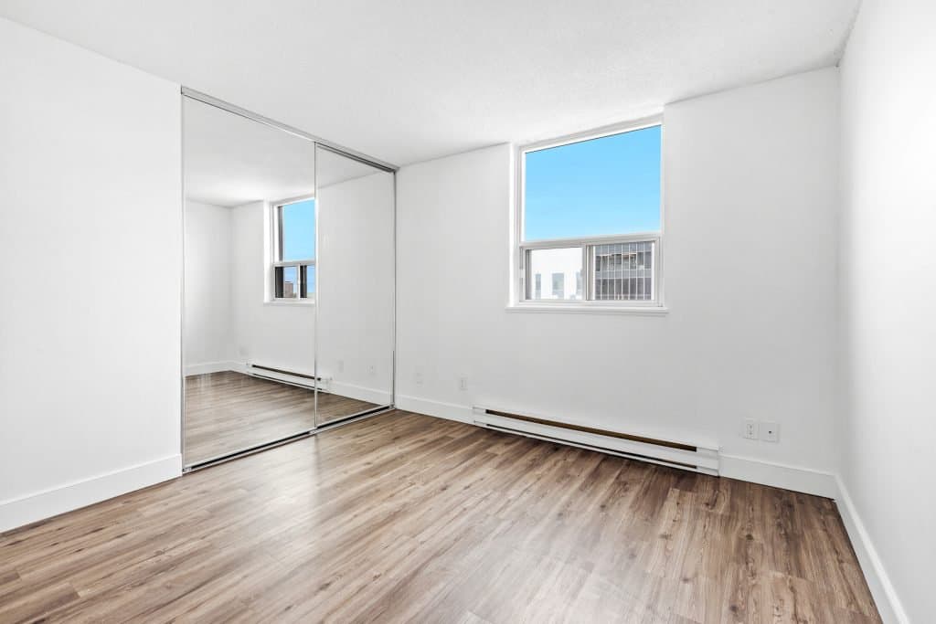 190 LEES AVE in Ottawa