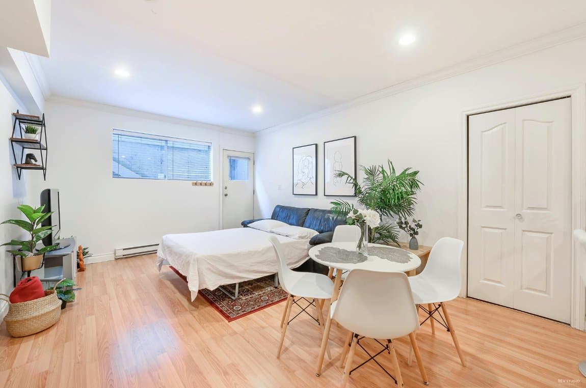 2458 BERTON PL in North Vancouver - Property View