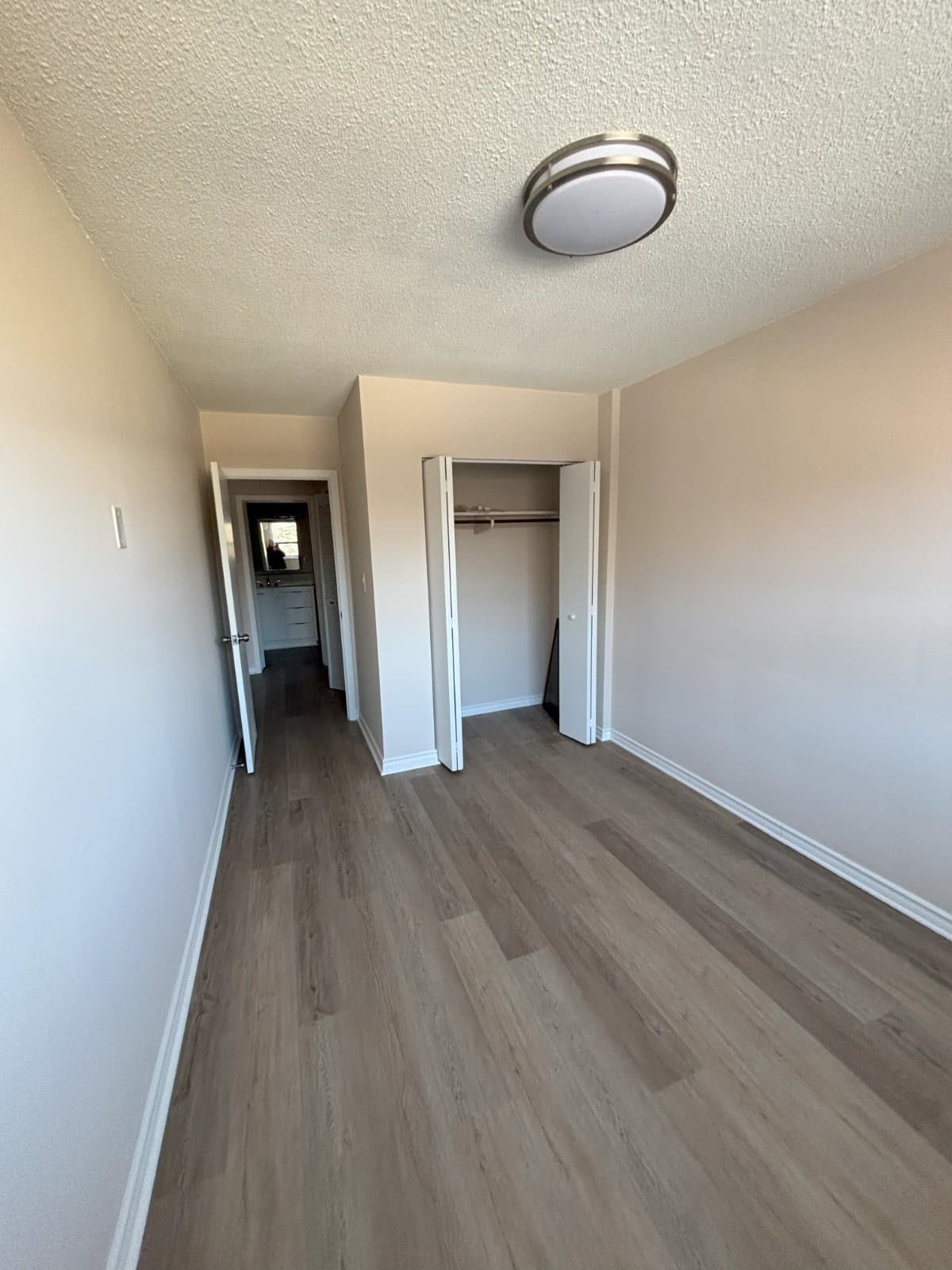 5380 LAKESHORE RD in Burlington - Property View