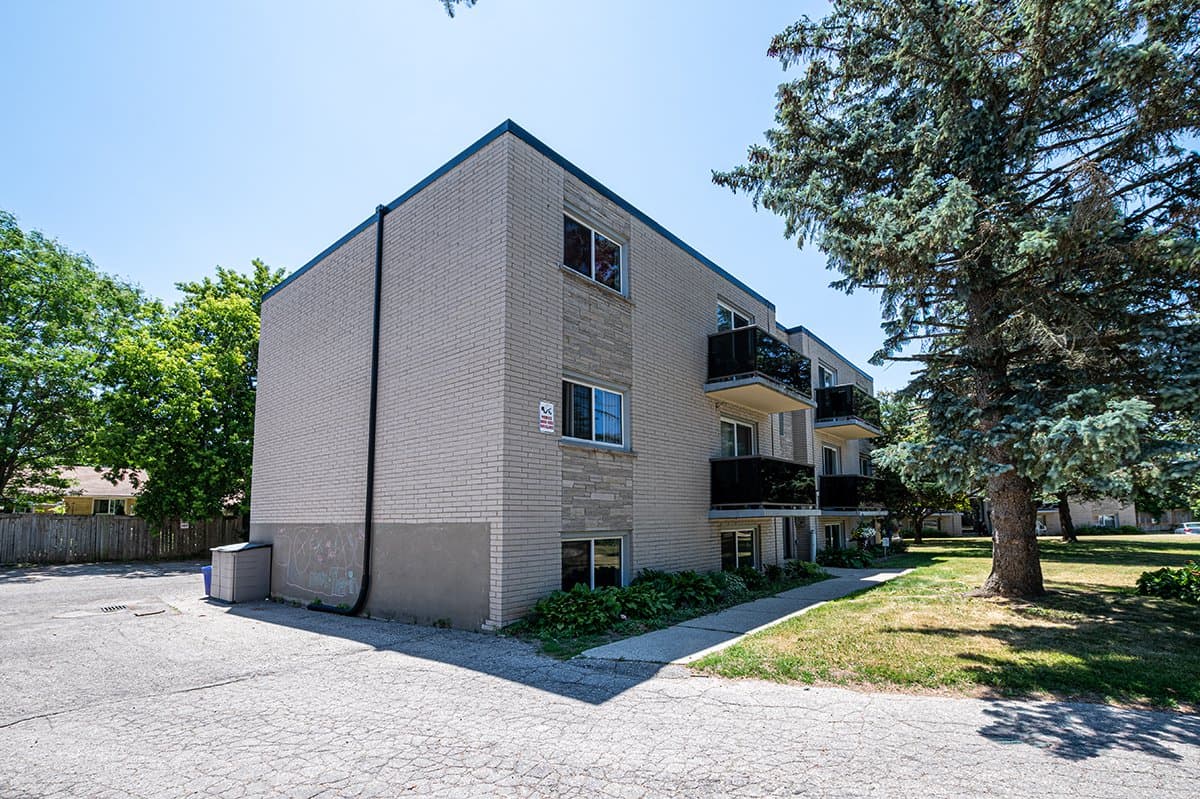 11 MANHATTAN CRT in Guelph - Property View