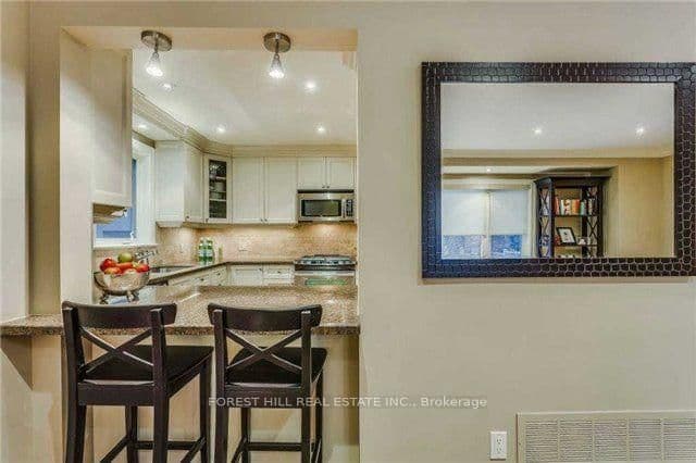 72 FAIRLEIGH CRES in Toronto - Property View