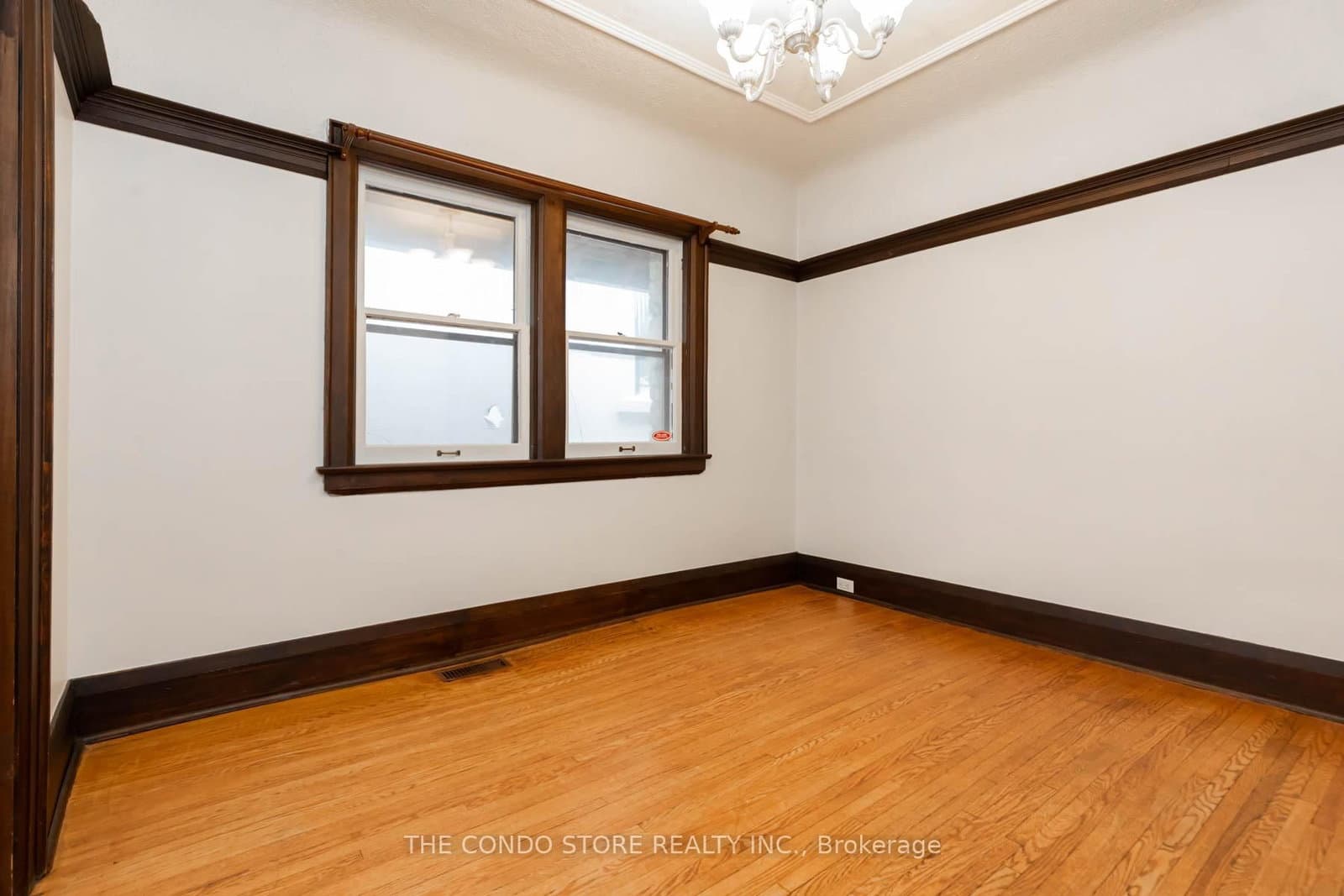 382 ROEHAMPTON AVE in Toronto - Property View