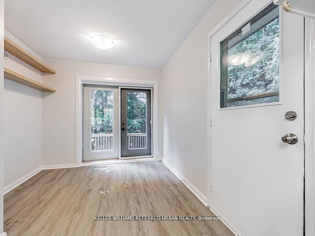 15 YORK VALLEY CRES in Toronto - Property View