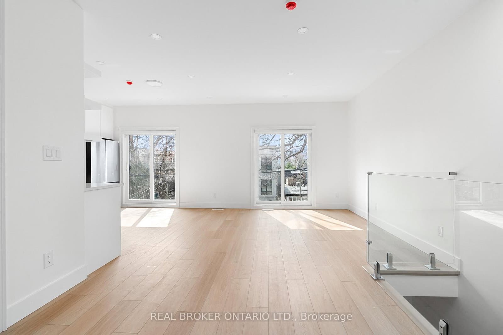 21 FARNHAM AVE in Toronto - Property View