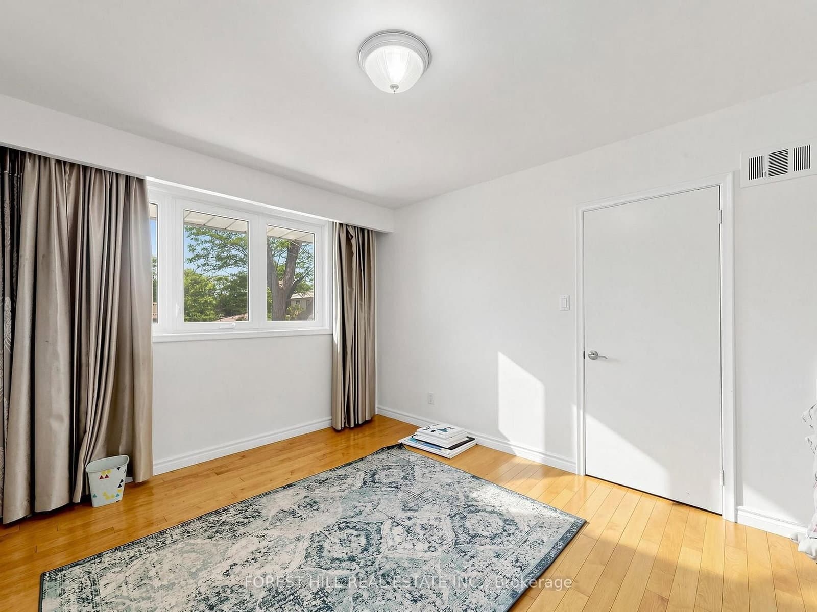 32 WYCLIFFE CRES in Toronto - Property View