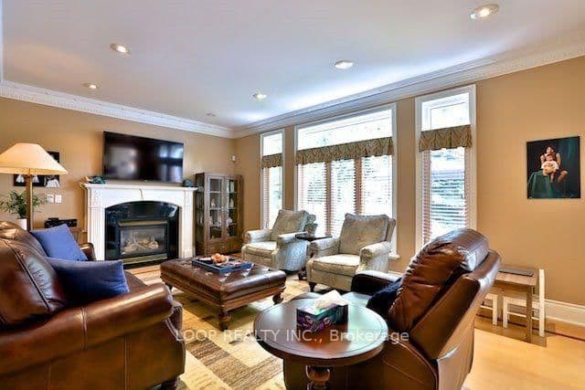 66 COTSWOLD CRES in Toronto - Property View