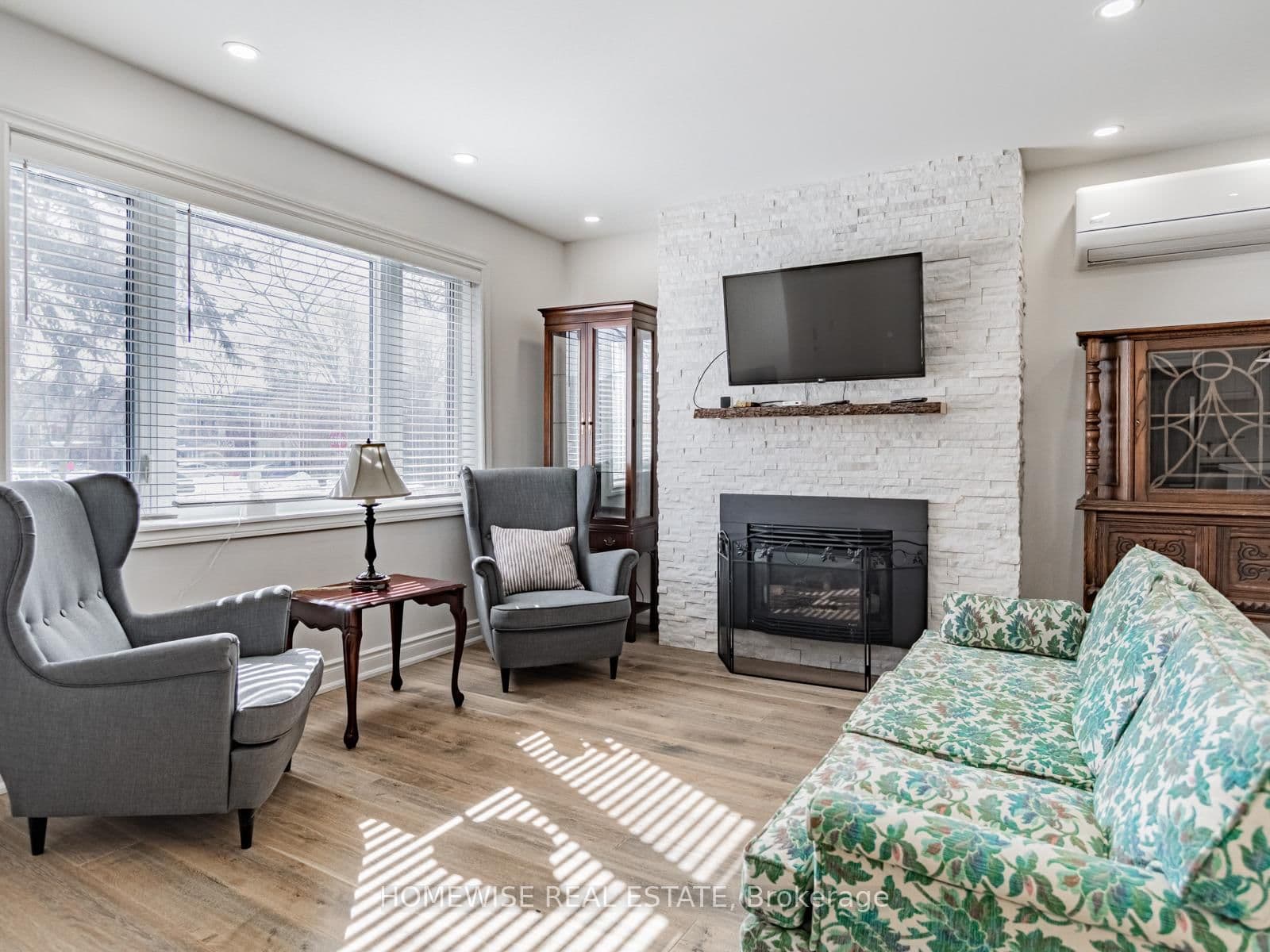 86 FAIRLEIGH CRES in Toronto - Property View