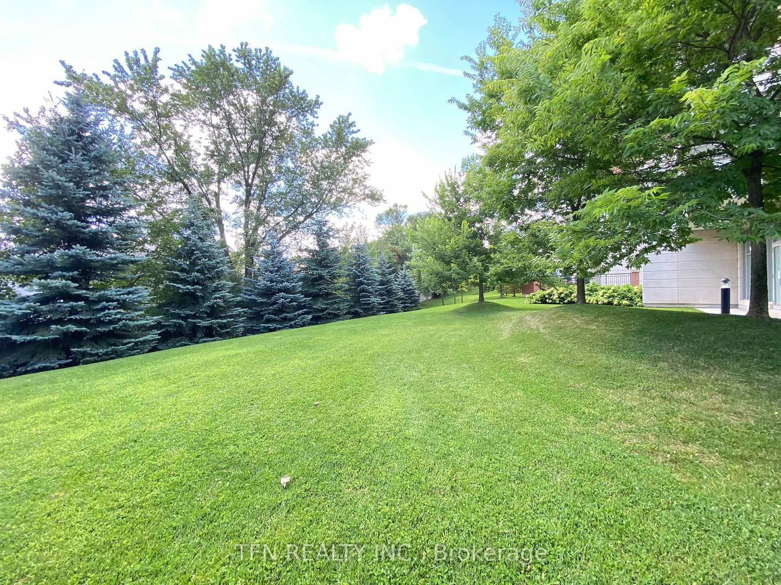 17 RUDDINGTON DR in Toronto - Property View