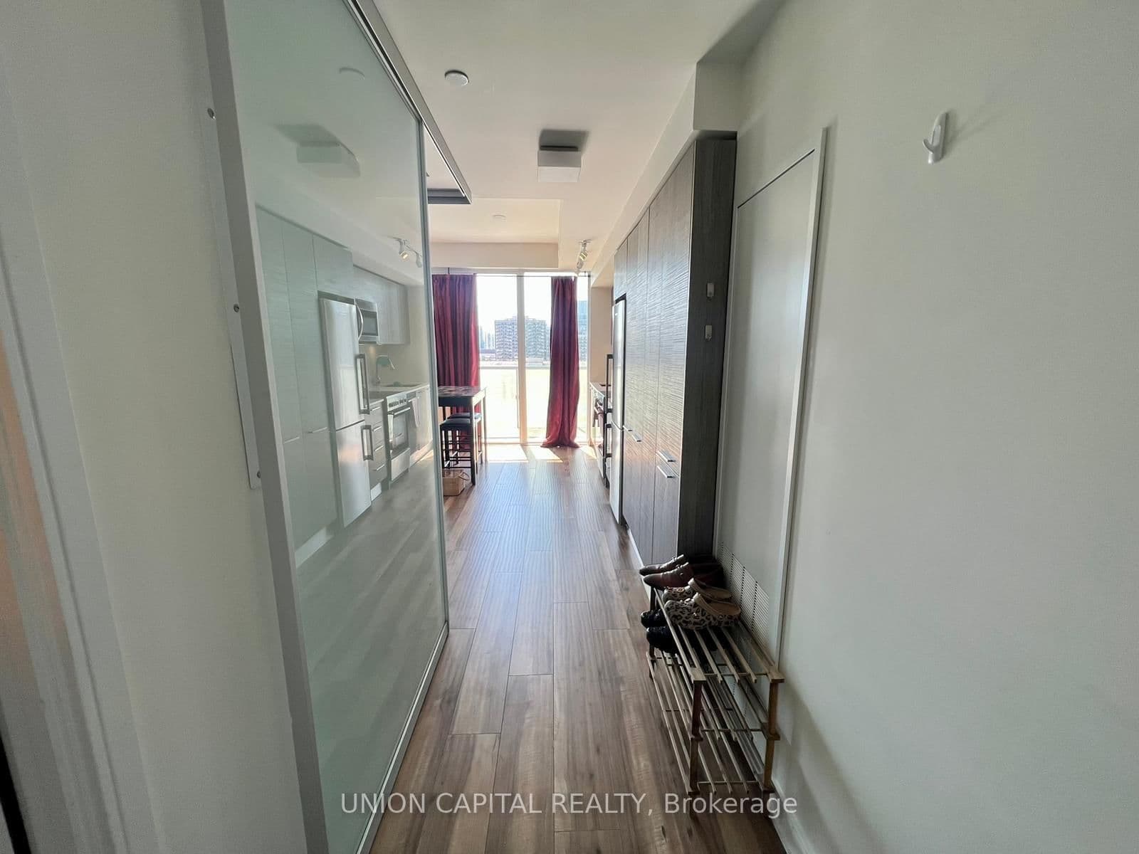 28 E WELLESLEY ST in Toronto - Property View