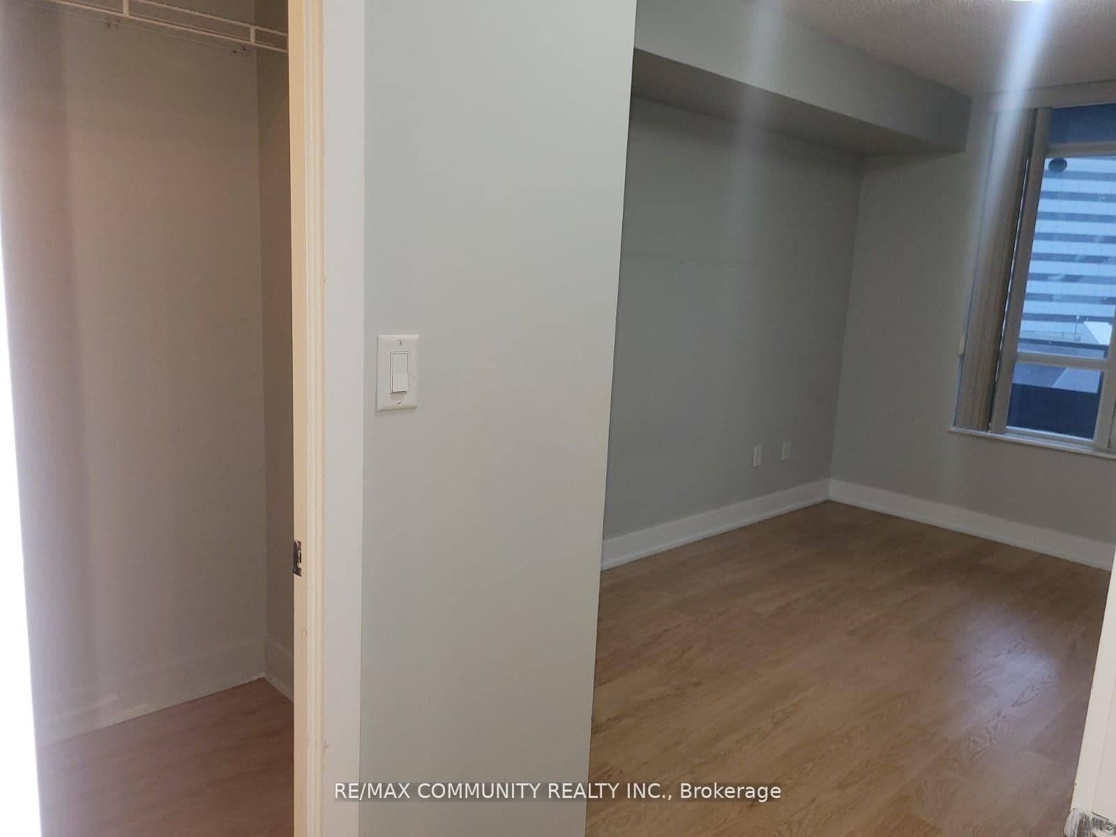 20 BLUE JAYS WAY in Toronto - Property View