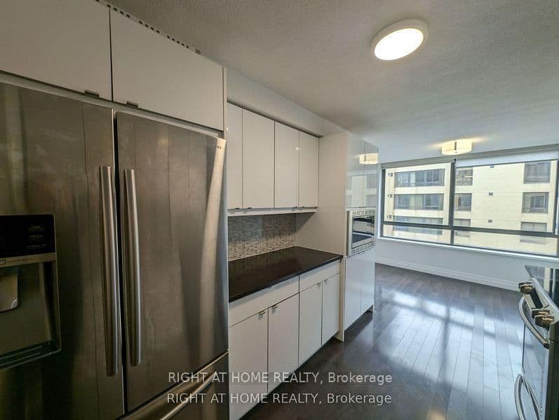 280 SIMCOE ST in Toronto - Property View