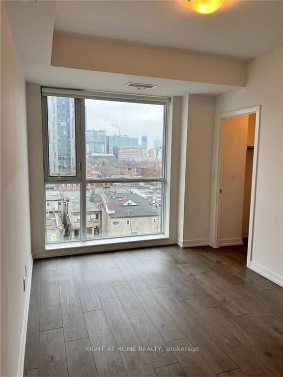 297 COLLEGE ST in Toronto - Property View