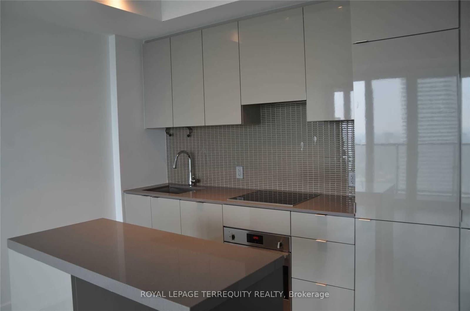 7 GRENVILLE ST in Toronto - Property View