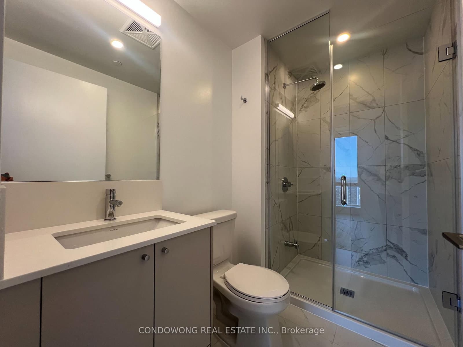 10 OAK ST in Toronto - Property View