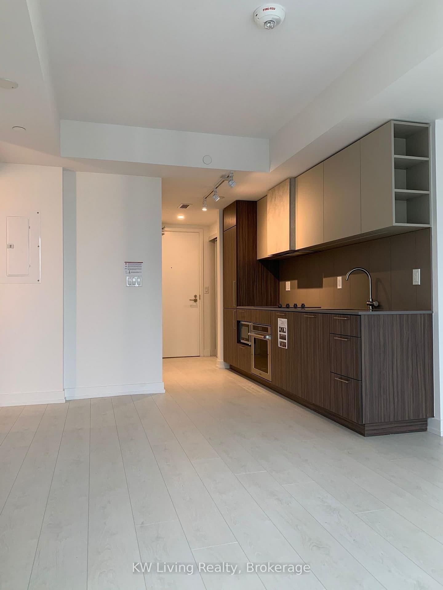 19 WESTERN BATTERY RD in Toronto - Property View
