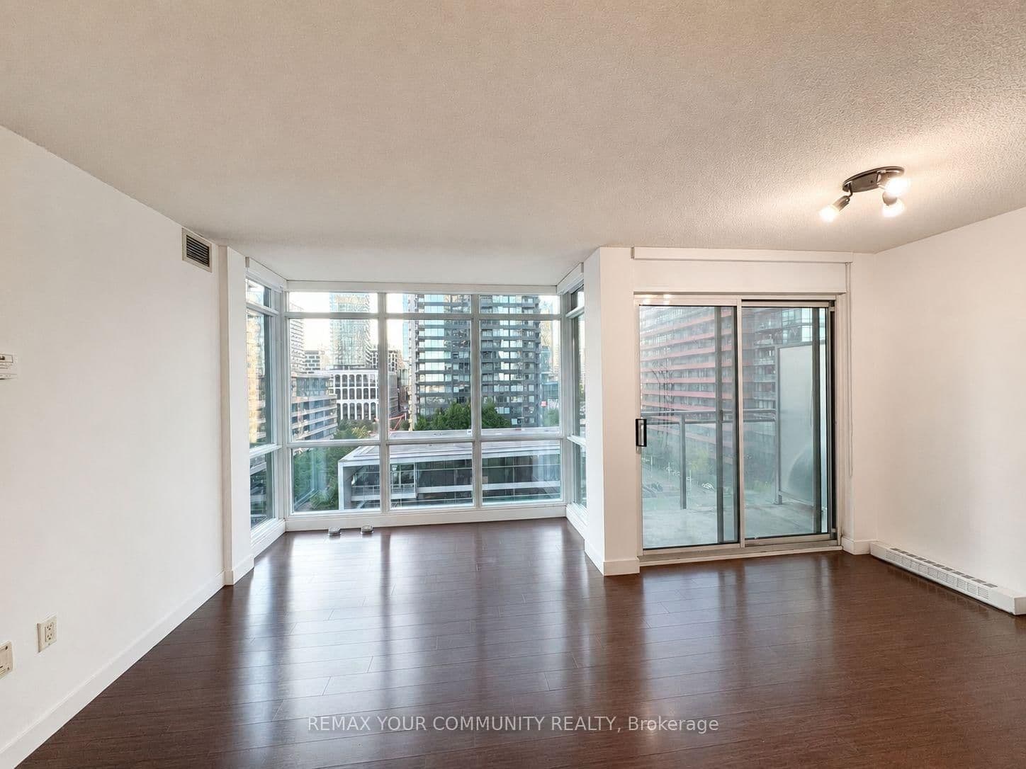 15 FORT YORK BLVD in Toronto - Property View